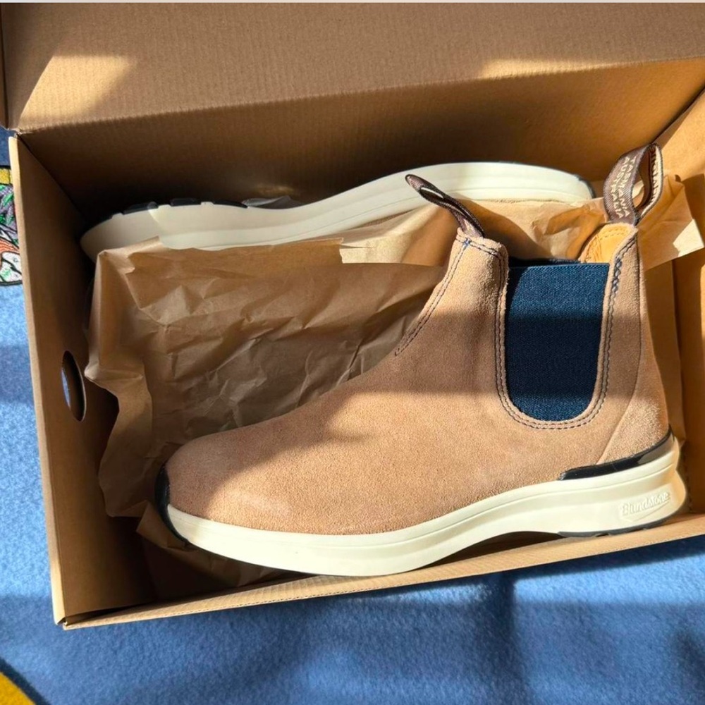 Brand New Chelsea Blundstones